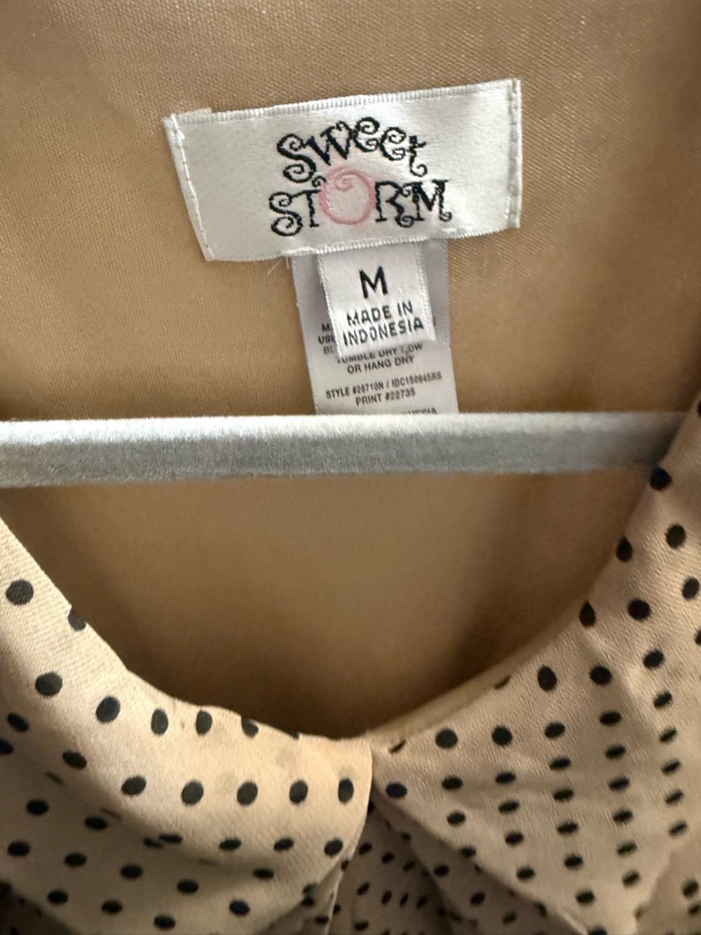 Tan dress with black polka dots - Picture 4 of 5